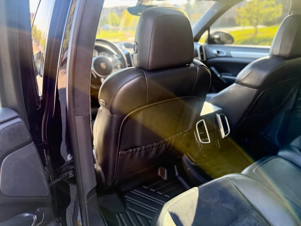 2014 Porsche 958 Cayenne - Image 14 of 17