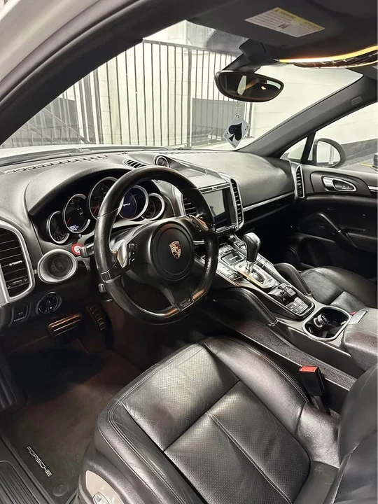 2014 Porsche 958 Cayenne - Image 13 of 20