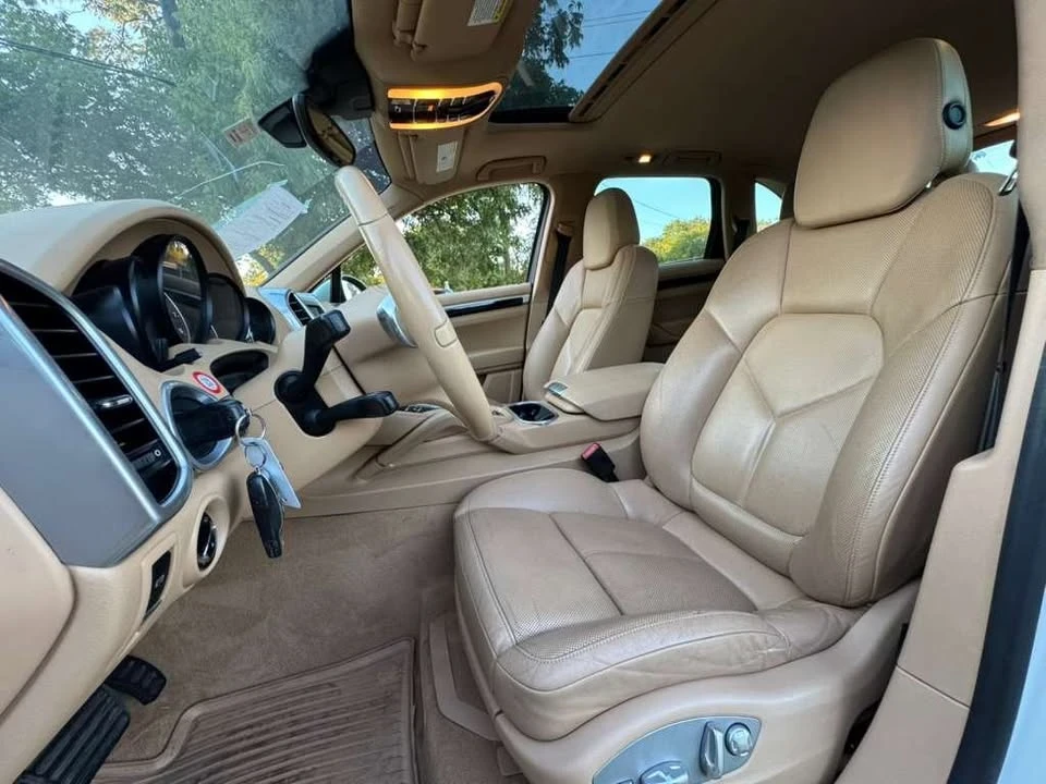 2014 Porsche 958 Cayenne - Image 13 of 18