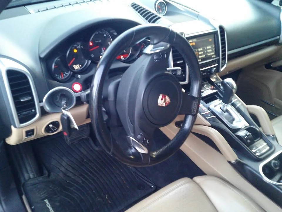 2014 Porsche 958 Cayenne - Image 13 of 20