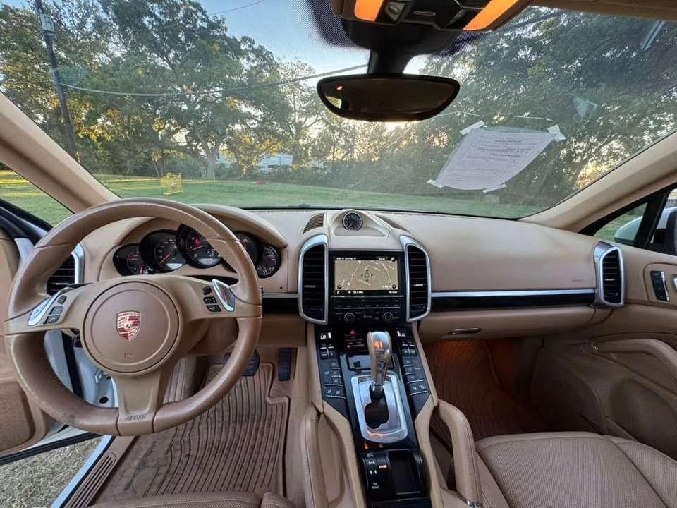 2014 Porsche 958 Cayenne - Image 12 of 17