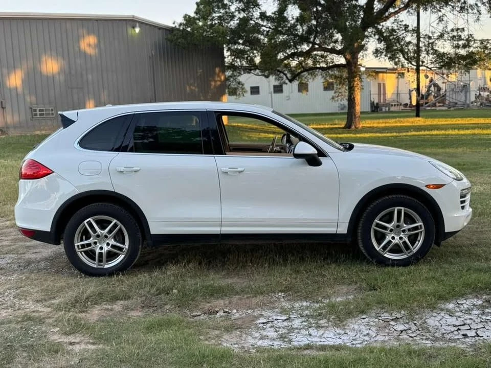 2014 Porsche 958 Cayenne - Image 8 of 17