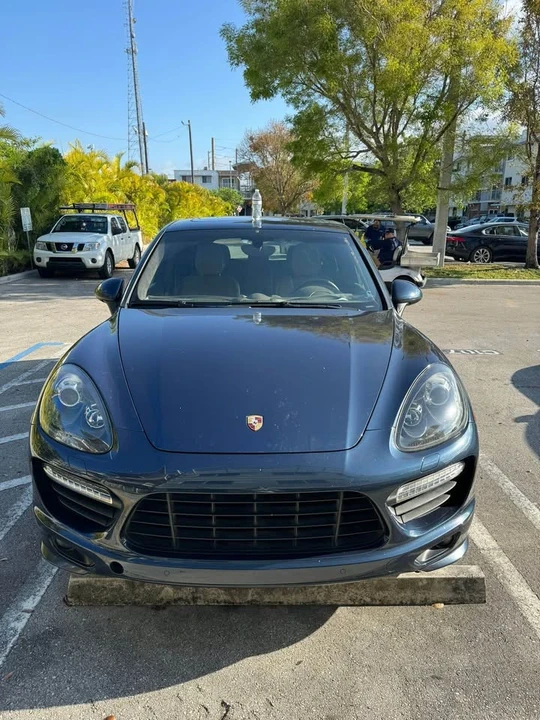 2014 Porsche 958 Cayenne - Image 2 of 5