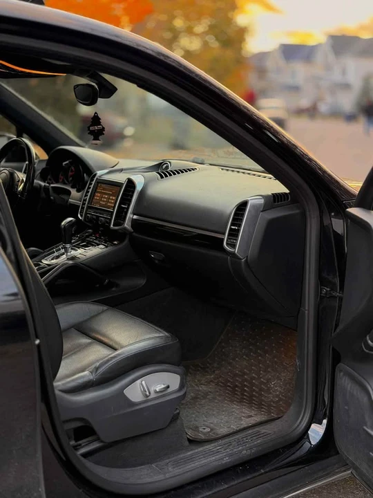 2014 Porsche 958 Cayenne - Image 9 of 11