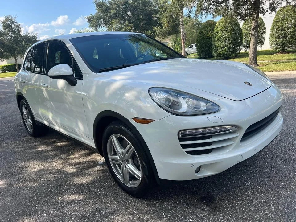 2014 Porsche 958 Cayenne - Image 2 of 13