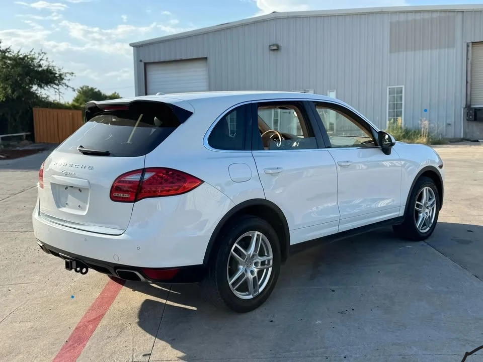 2014 Porsche 958 Cayenne - Image 4 of 8