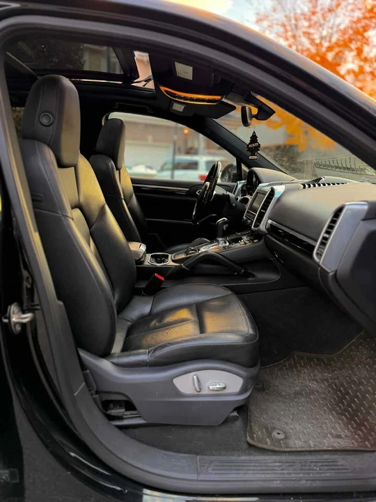 2014 Porsche 958 Cayenne - Image 10 of 11