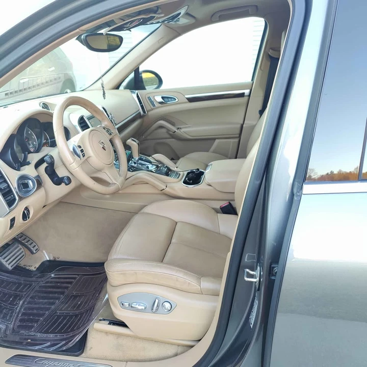 2014 Porsche 958 Cayenne - Image 6 of 8