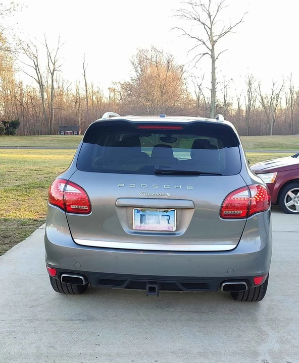 2014 Porsche 958 Cayenne - Image 2 of 8