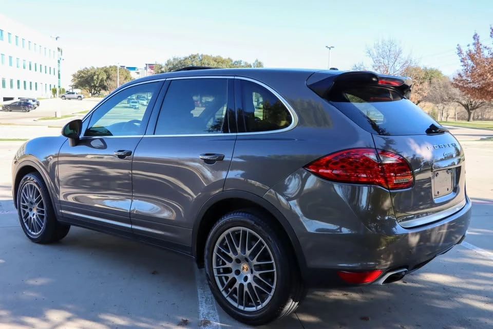 2014 Porsche 958 Cayenne - Image 8 of 20