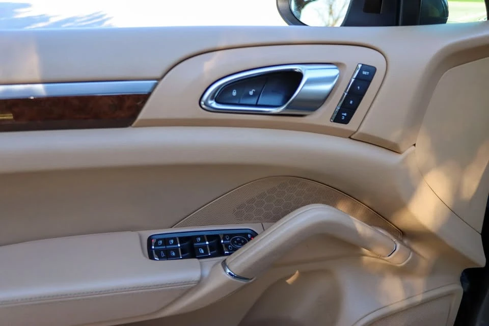 2014 Porsche 958 Cayenne - Image 15 of 20