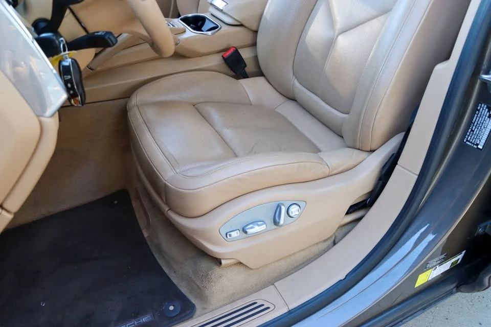 2014 Porsche 958 Cayenne - Image 13 of 20