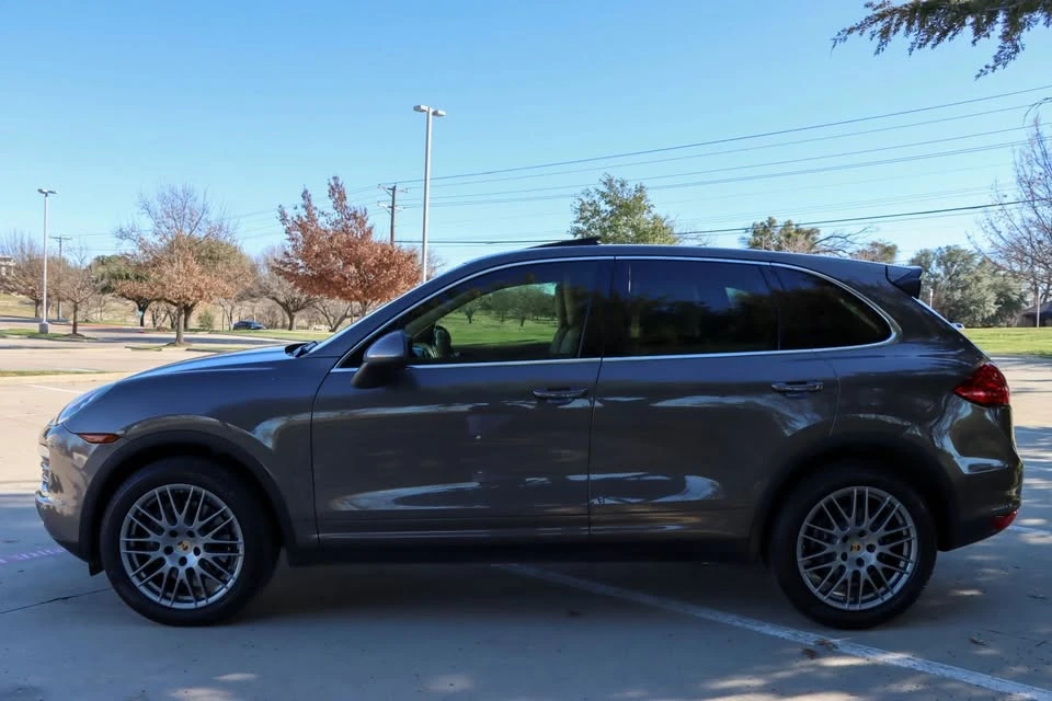 2014 Porsche 958 Cayenne - Image 9 of 20