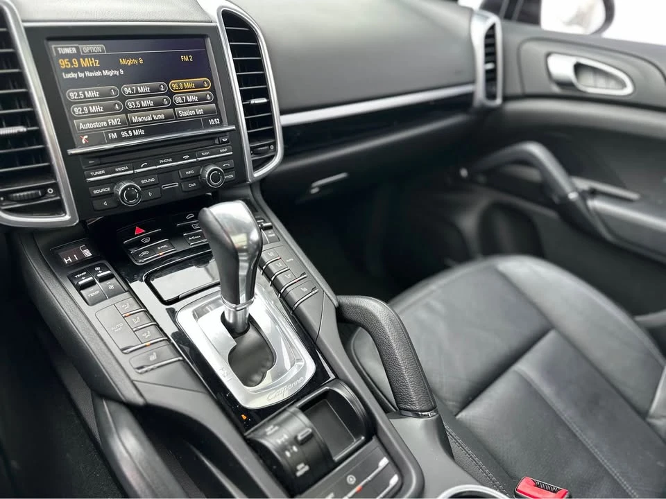 2014 Porsche 958 Cayenne - Image 17 of 18