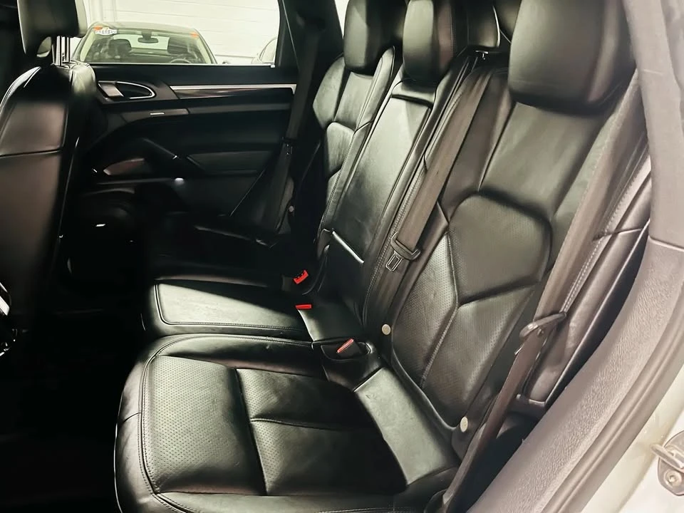 2014 Porsche 958 Cayenne - Image 9 of 16