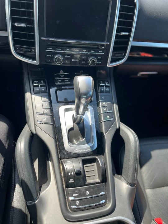 2014 Porsche 958 Cayenne S - Image 3 of 13