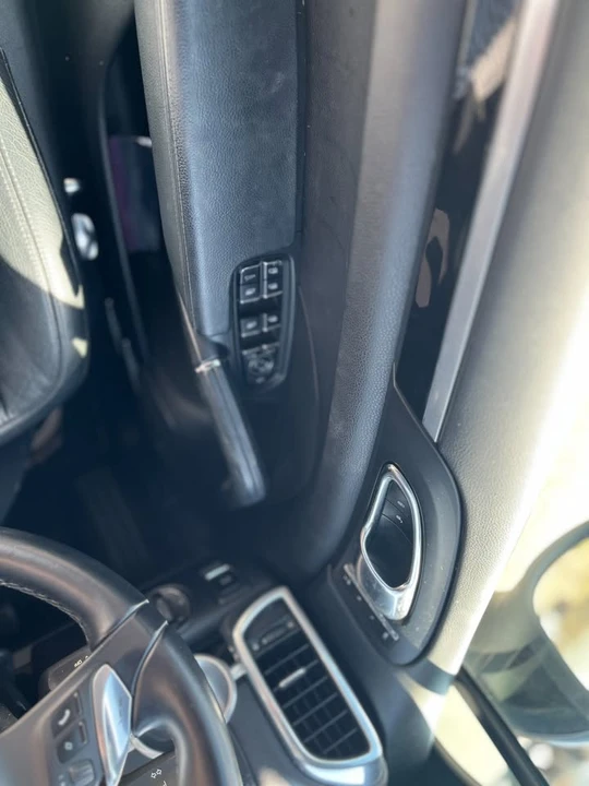 2014 Porsche 958 Cayenne S - Image 8 of 13