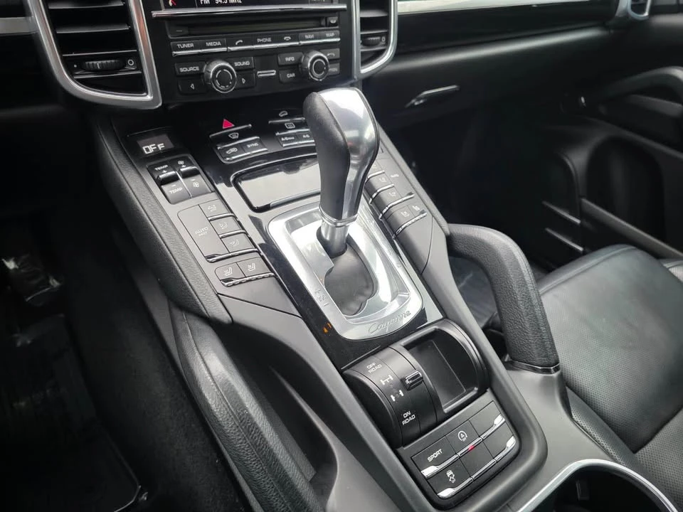 2014 Porsche 958 Cayenne - Image 17 of 18