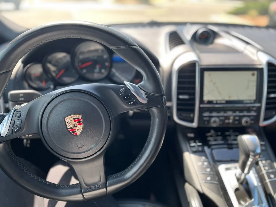 2014 Porsche 958 Cayenne S - Image 2 of 13