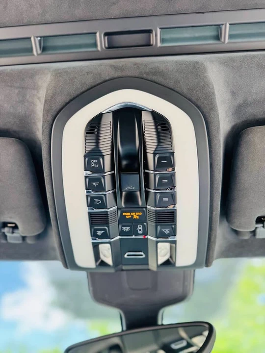 2014 Porsche 958 Cayenne - Image 14 of 18