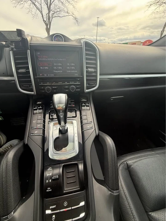 2014 Porsche 958 Cayenne - Image 8 of 16