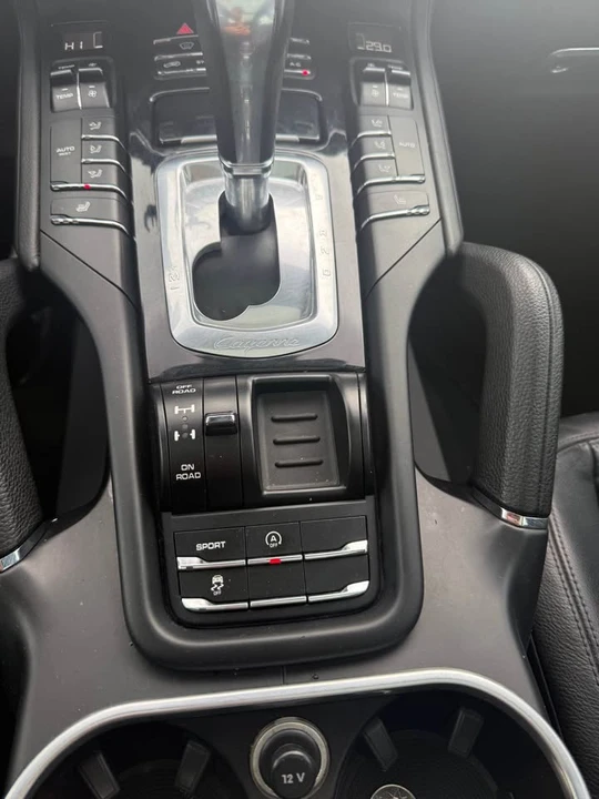 2014 Porsche 958 Cayenne - Image 11 of 16