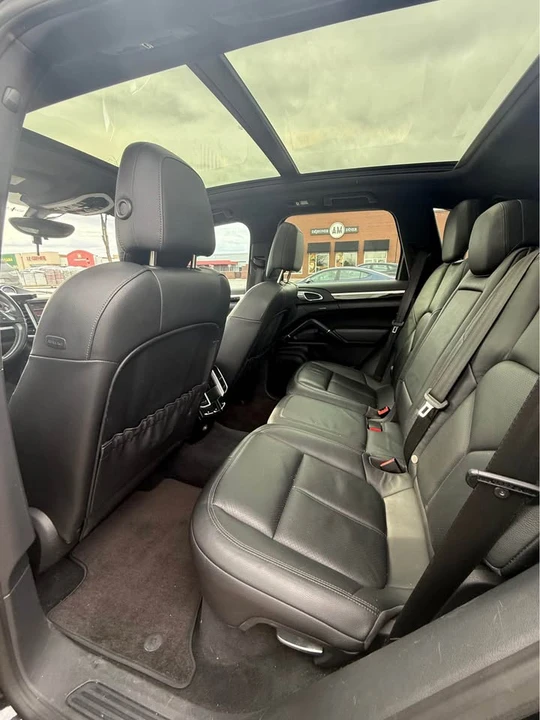 2014 Porsche 958 Cayenne - Image 10 of 16