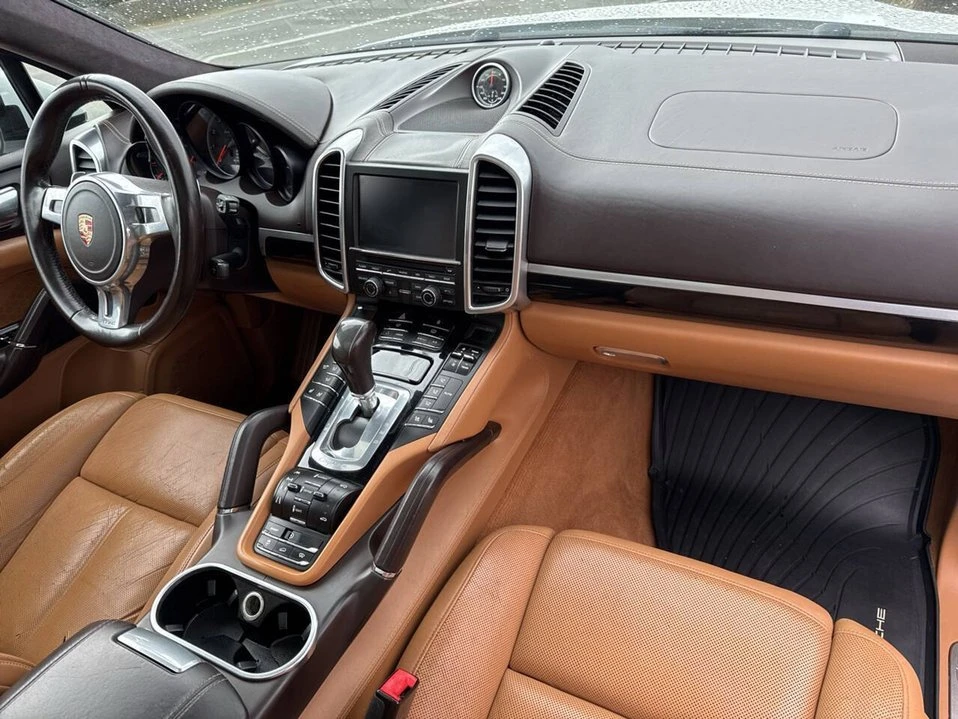 2014 Porsche 958 Cayenne - Image 11 of 20