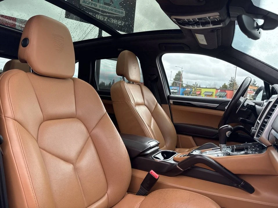 2014 Porsche 958 Cayenne - Image 10 of 20
