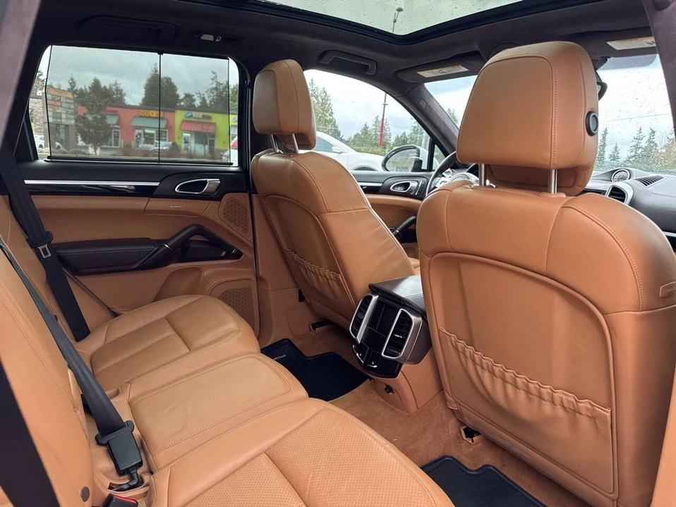 2014 Porsche 958 Cayenne - Image 14 of 20