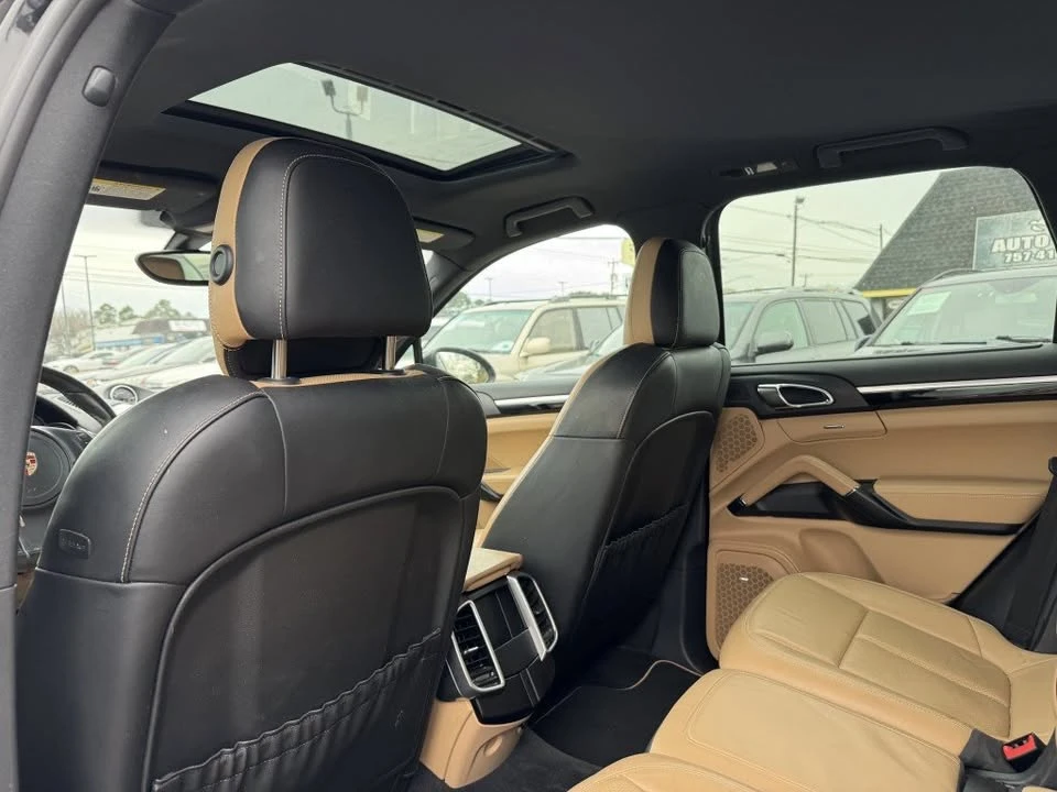 2014 Porsche 958 Cayenne - Image 13 of 20