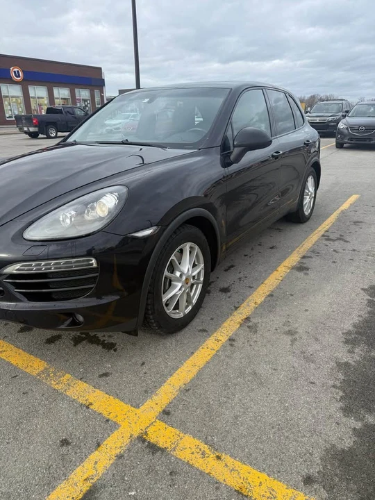 2014 Porsche 958 Cayenne - Image 2 of 11