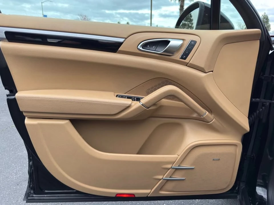 2014 Porsche 958 Cayenne - Image 10 of 20
