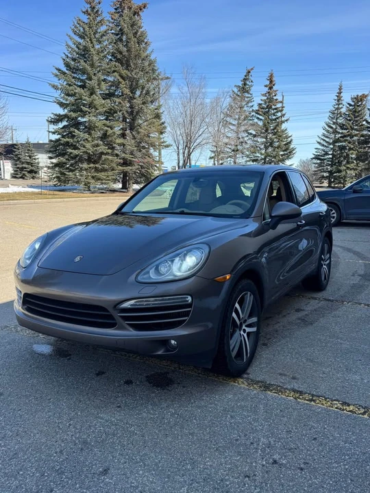 2014 Porsche 958 Cayenne - Image 2 of 8