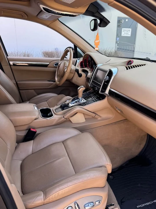 2014 Porsche 958 Cayenne - Image 5 of 8