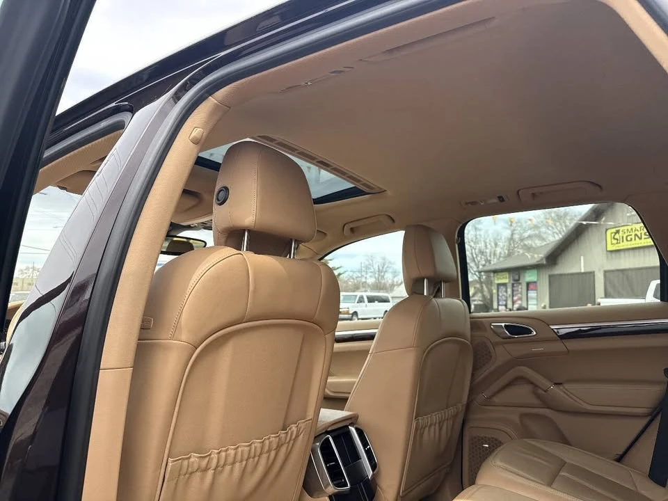 2014 Porsche 958 Cayenne - Image 12 of 16
