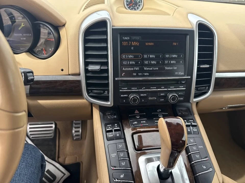 2014 Porsche 958 Cayenne - Image 9 of 16