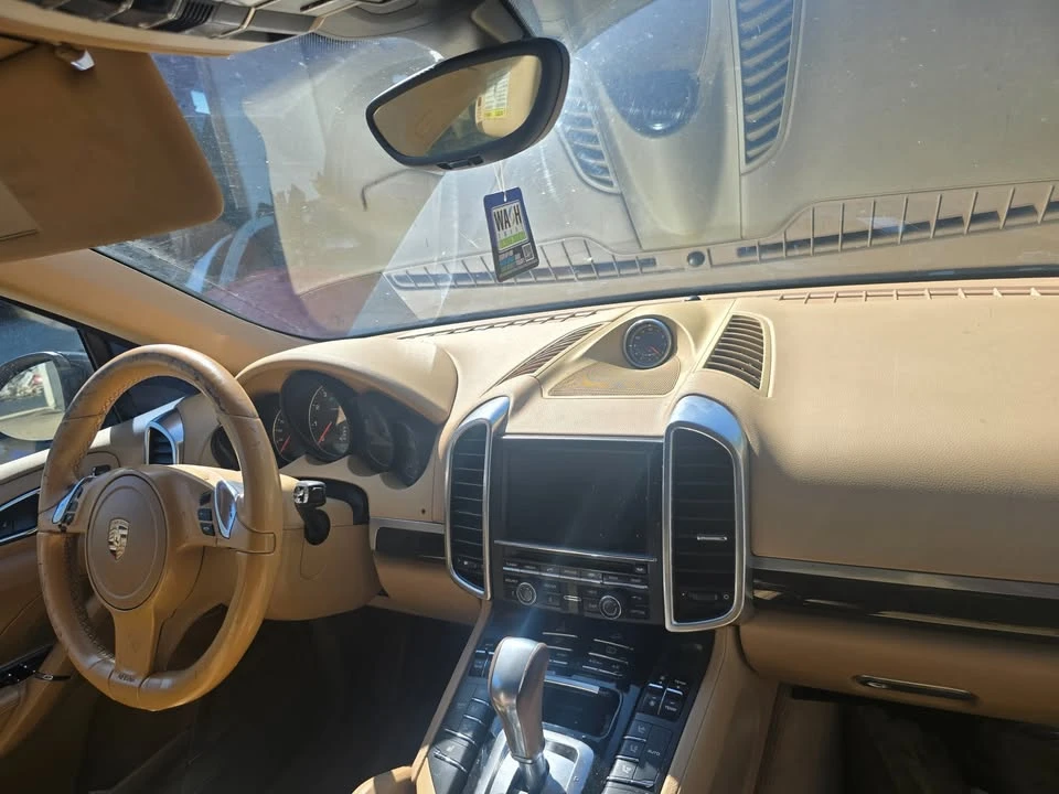 2014 Porsche 958 Cayenne - Image 8 of 10