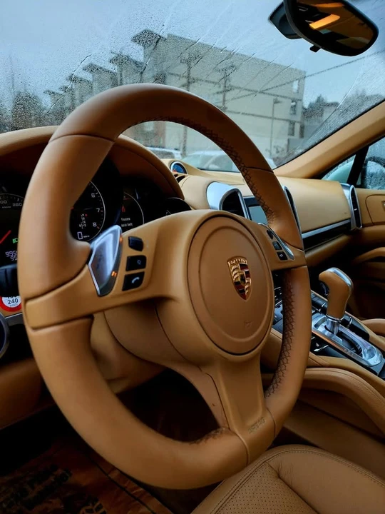 2014 Porsche 958 Cayenne - Image 2 of 20
