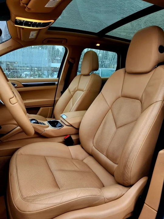 2014 Porsche 958 Cayenne - Image 14 of 20