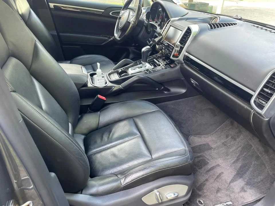 2014 Porsche 958 Cayenne - Image 6 of 16