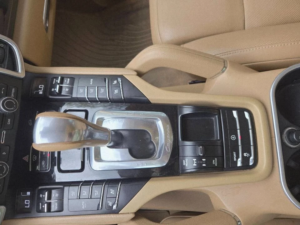 2014 Porsche 958 Cayenne - Image 18 of 20