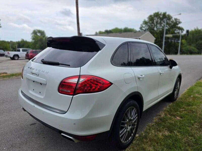 2014 Porsche 958 Cayenne S - Image 5 of 12