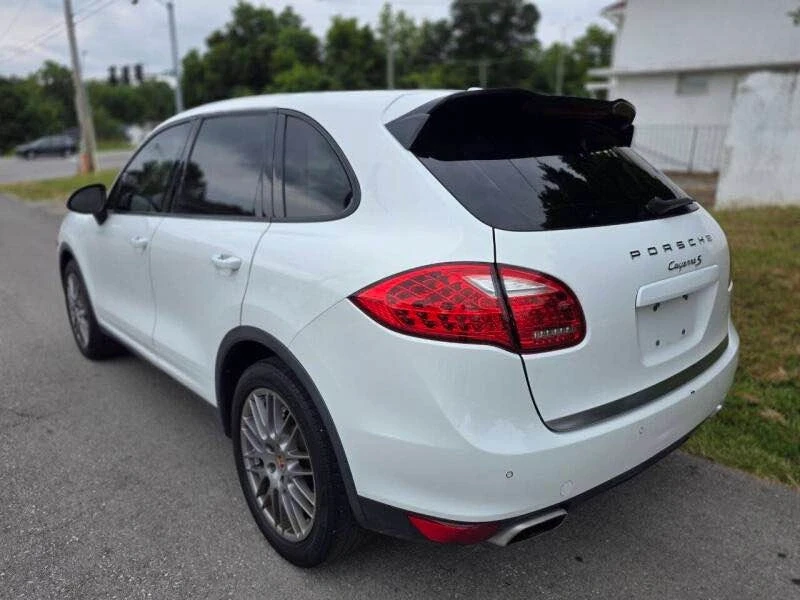 2014 Porsche 958 Cayenne S - Image 3 of 12