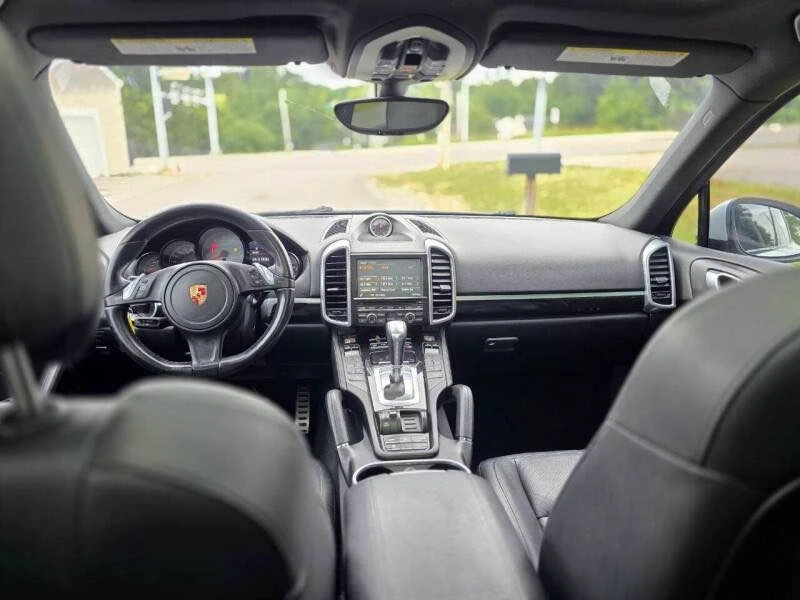 2014 Porsche 958 Cayenne S - Image 10 of 12