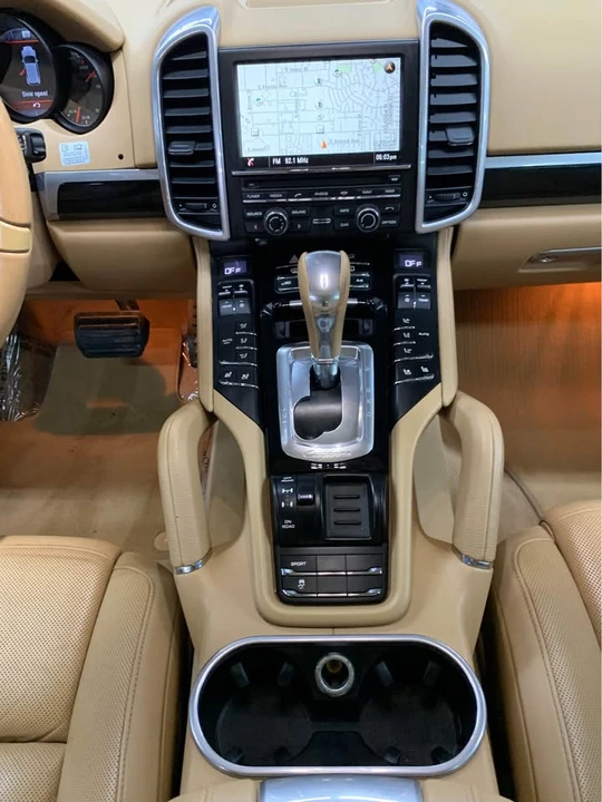 2014 Porsche 958 Cayenne Diesel - Image 9 of 15