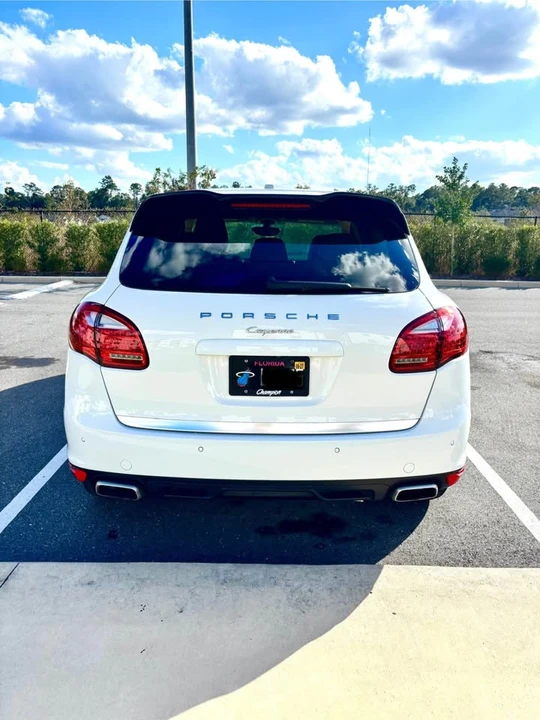 2014 Porsche 958 Cayenne Diesel - Image 2 of 9