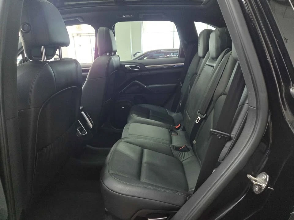 2014 Porsche 958 Cayenne Diesel - Image 9 of 10