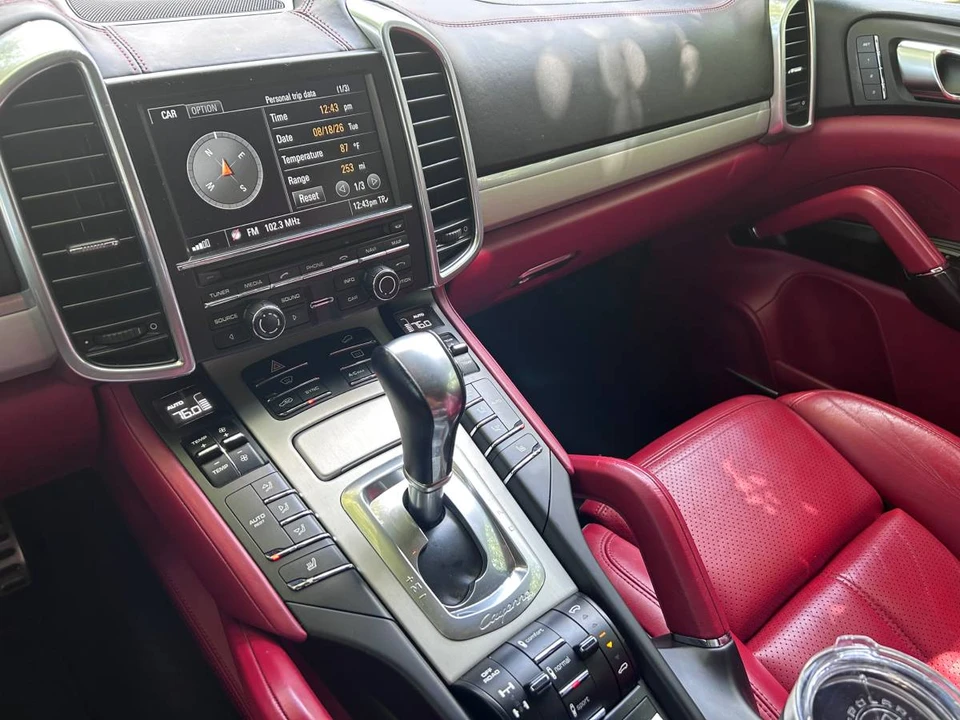 2014 Porsche 958 Cayenne GTS - Image 9 of 10