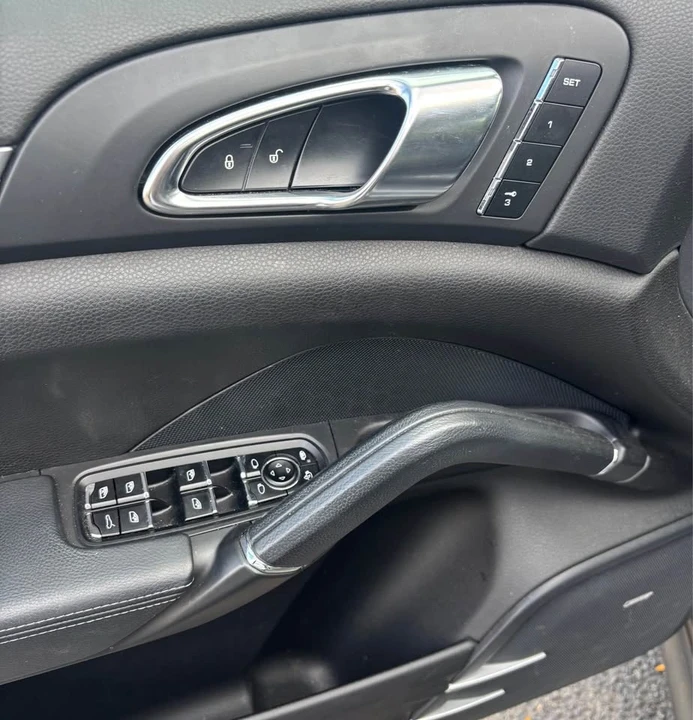 2014 Porsche 958 Cayenne GTS - Image 9 of 18